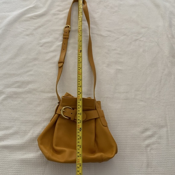 COACH vintage Elegant yellow/brown  Leather Shoulder/Crossbody bucket bag - Picture 11 of 13